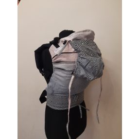 FoggyCube kendőből készült Maraya csatos hordozó