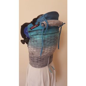 NavyIllusion kendőből készült Maraya csatos hordozó