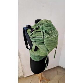 Olivine kendőből készült Maraya csatos hordozó