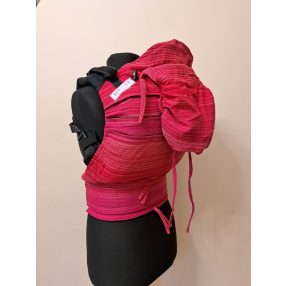 Ruby kendőből készült Maraya csatos hordozó