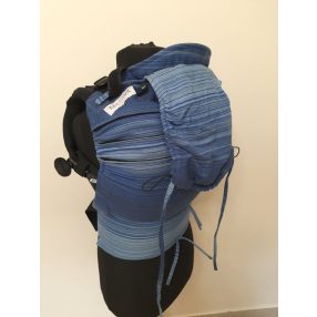 Sapphire kendőből készült Maraya csatos hordozó