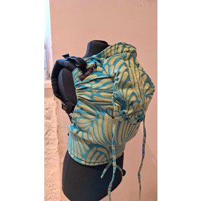 Sring Plumes kendőből készült Maraya csatos hordozó